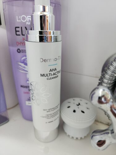 AHA Multi-Active Cleanser photo review